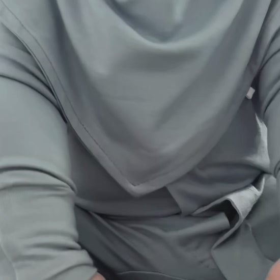 Video how to use magnetic closure bamboo bibs birdie